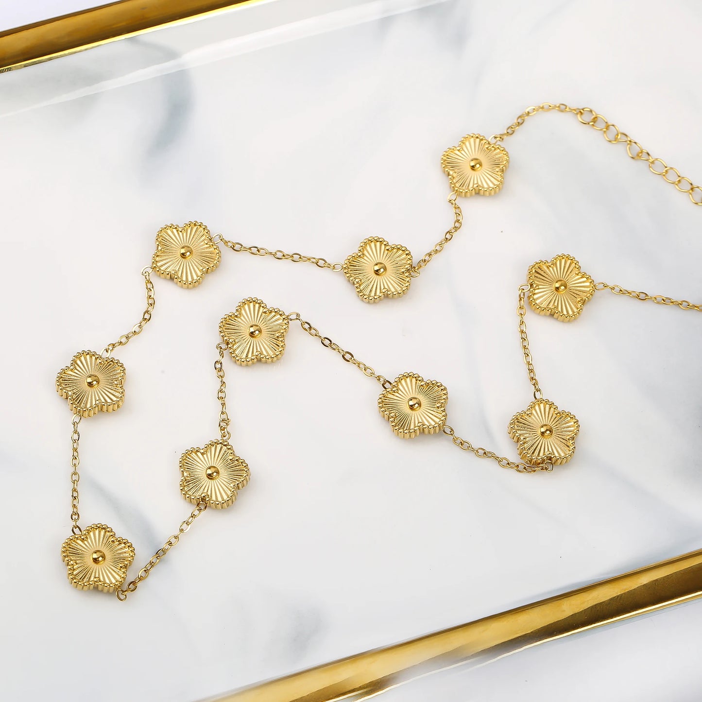 DL lower Y2K Laser Stainless Steel Five Leaf Flower Waterproof Necklace (Korean Edition)