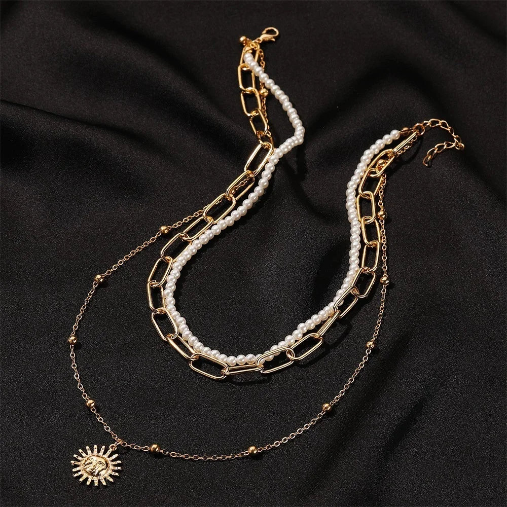 DL Shell Chain Clavicle Necklace (Korean Edition)