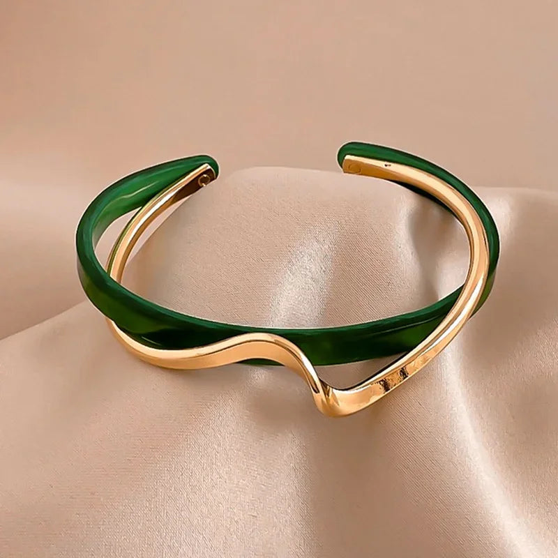 DL Luxury White Shellfis Board Bracelet Bend Metallic Texture Bracelet (Korean Edition)