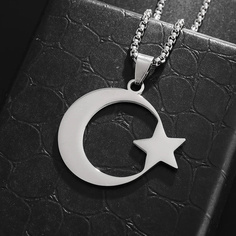 DL Moon Pendant Necklace (Korean Edition)