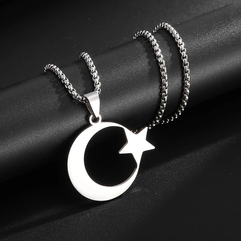 DL Moon Pendant Necklace (Korean Edition)