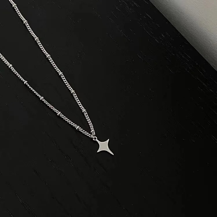 DL Star Hollow Choker Necklace (Korean Edition)