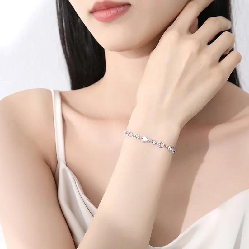 DL 925 Sterling Silver Hollow Heart Zircon Bracelet (Korean Edition)