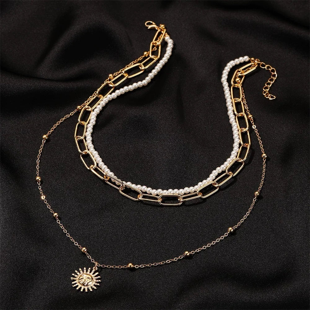 DL Shell Chain Clavicle Necklace (Korean Edition)