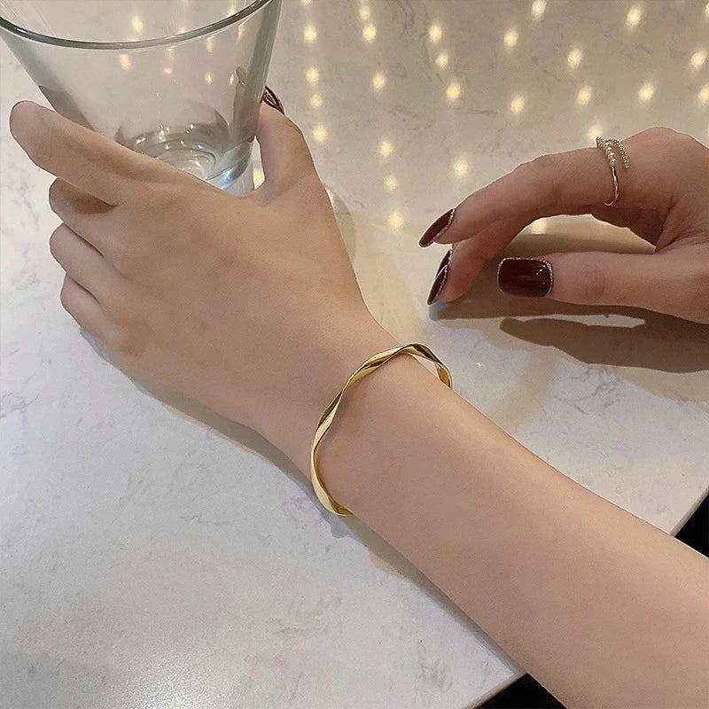 DL Classic Retro Twisted Bracelet (USA Edition)