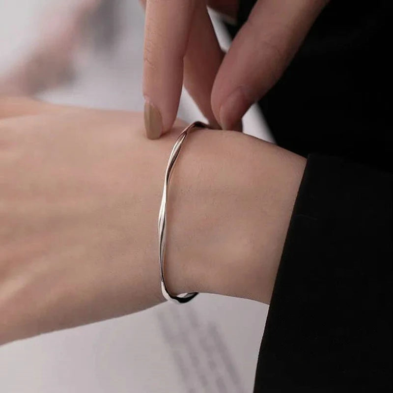 DL Classic Retro Twisted Bracelet (USA Edition)