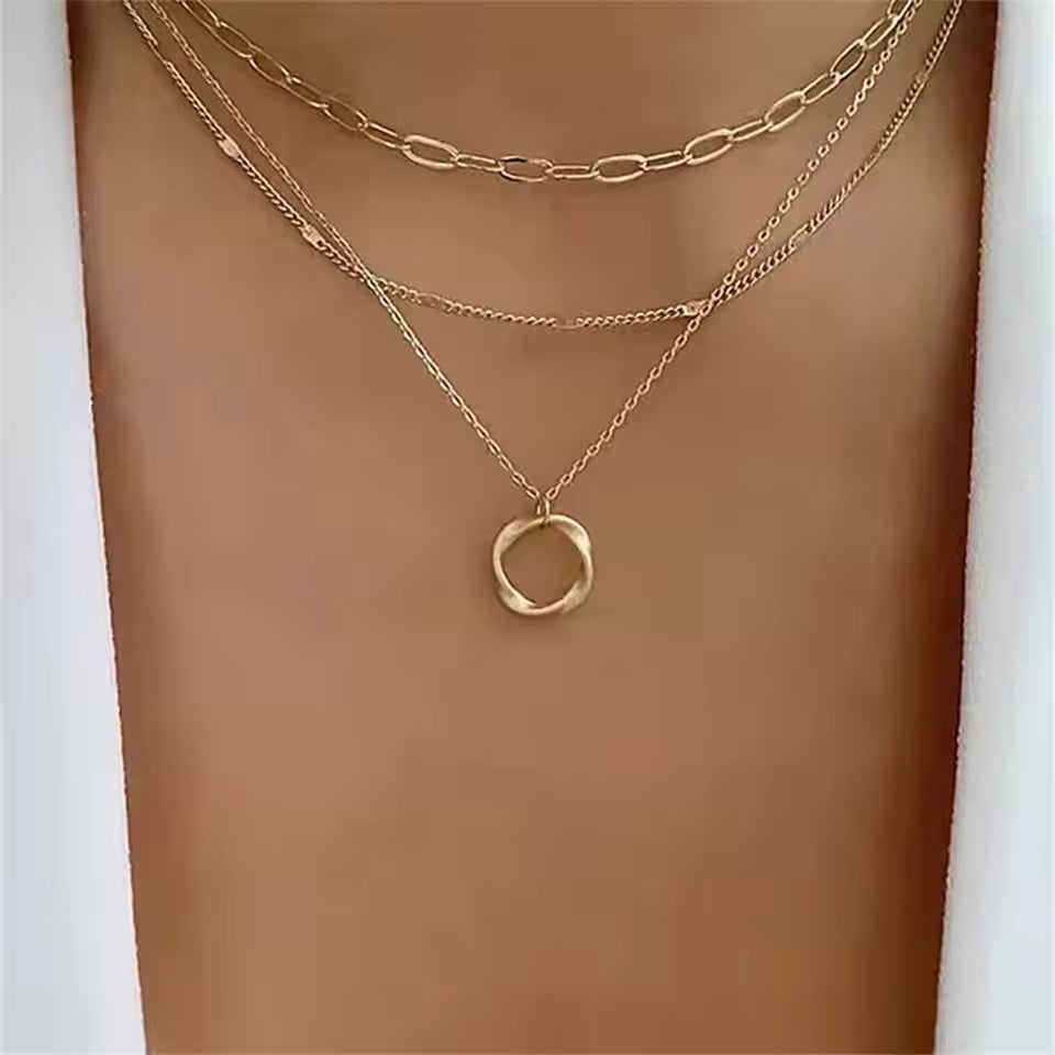 DL Circle Pendant Vintage Necklace