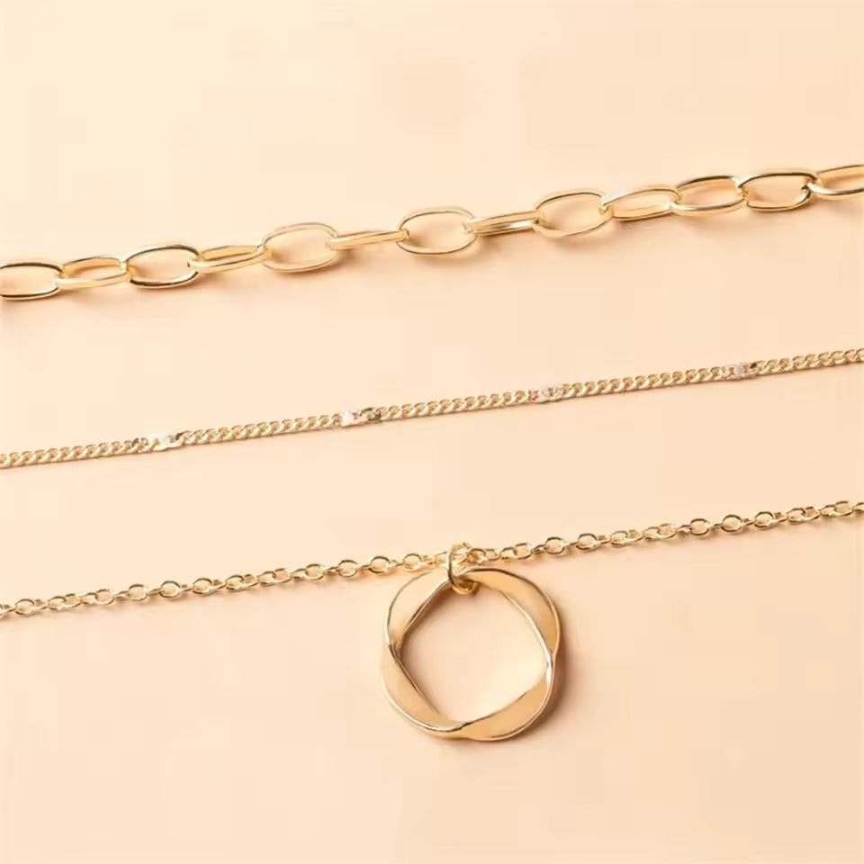 DL Circle Pendant Vintage Necklace
