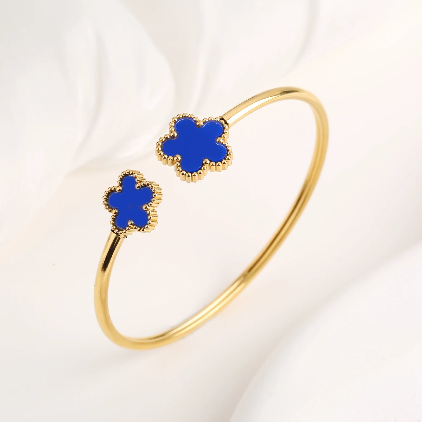 DL Stainless Steel Gold-Plated Five Leaf Flower Open Bangle Bracelet (Canadian Edition)