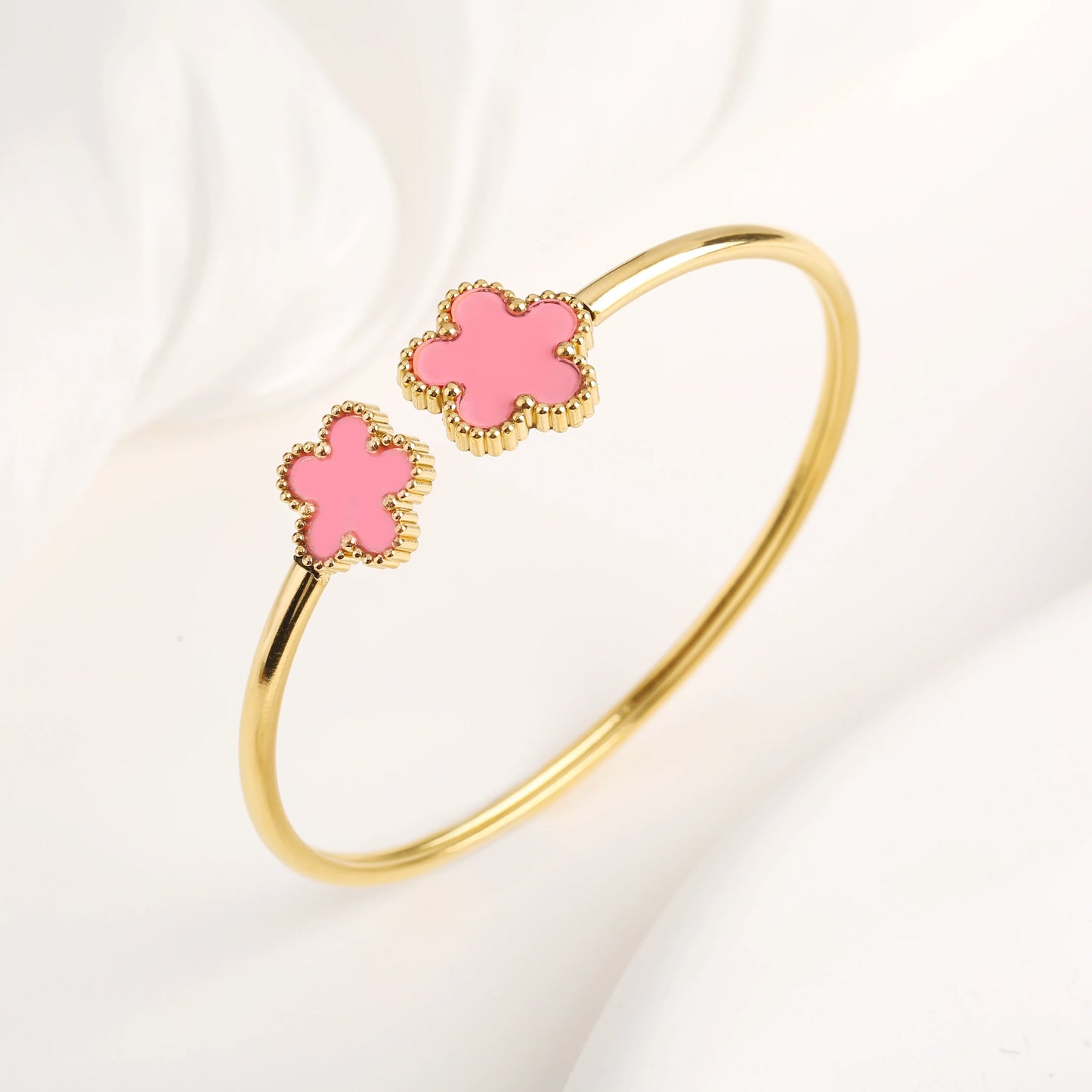 DL Stainless Steel Gold-Plated Five Leaf Flower Open Bangle Bracelet (Canadian Edition)