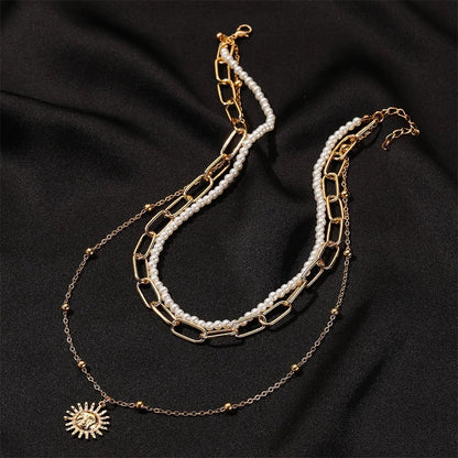 DL Shell Chain Clavicle Necklace (Korean Edition)