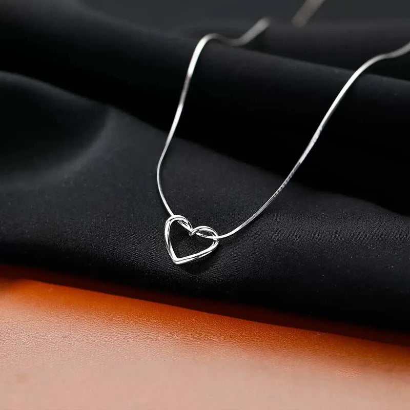 DL  Simple Hollow Love Heart Pendant Necklace (Canadian Edition)