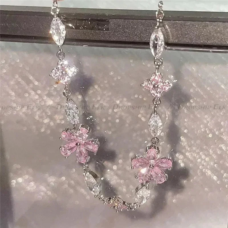 DL Sweet Crystal Flowers Bracelet (Korean Edition)