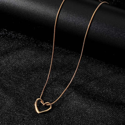 DL  Simple Hollow Love Heart Pendant Necklace (Canadian Edition)