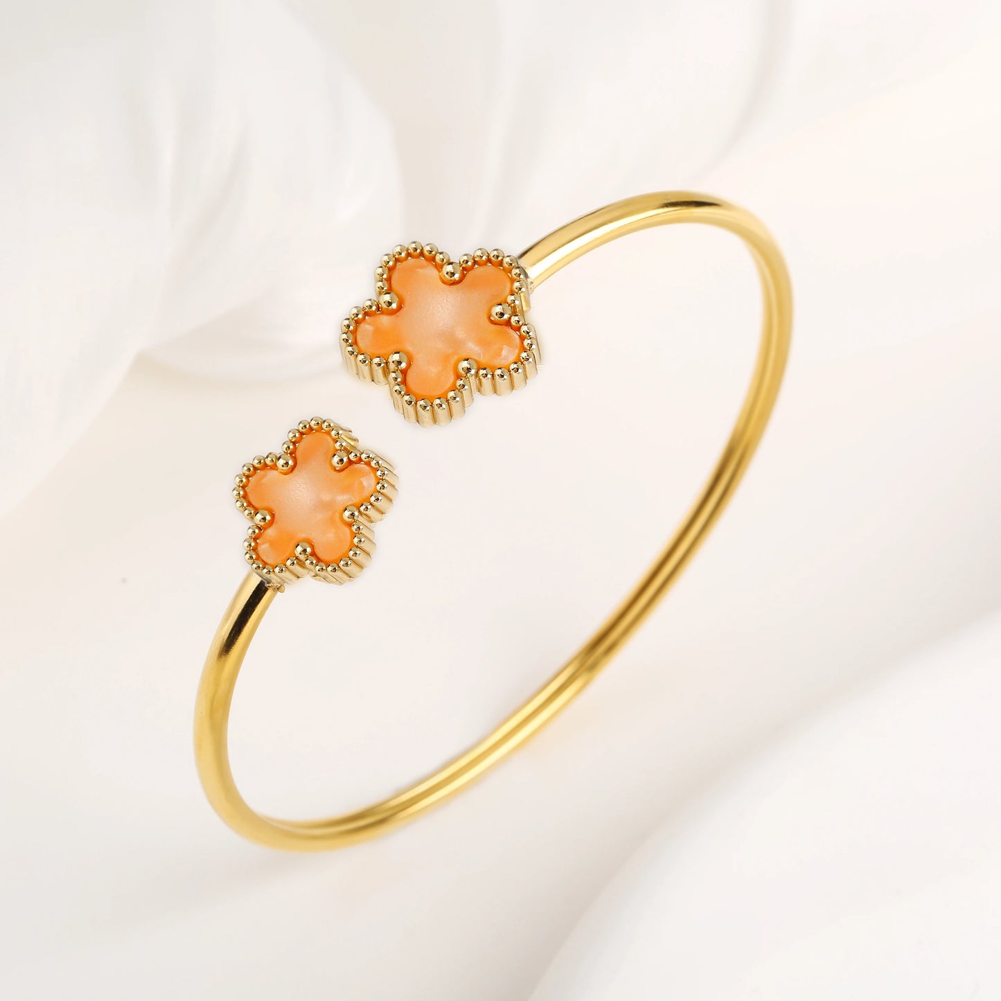 DL Stainless Steel Gold-Plated Five Leaf Flower Open Bangle Bracelet (Canadian Edition)